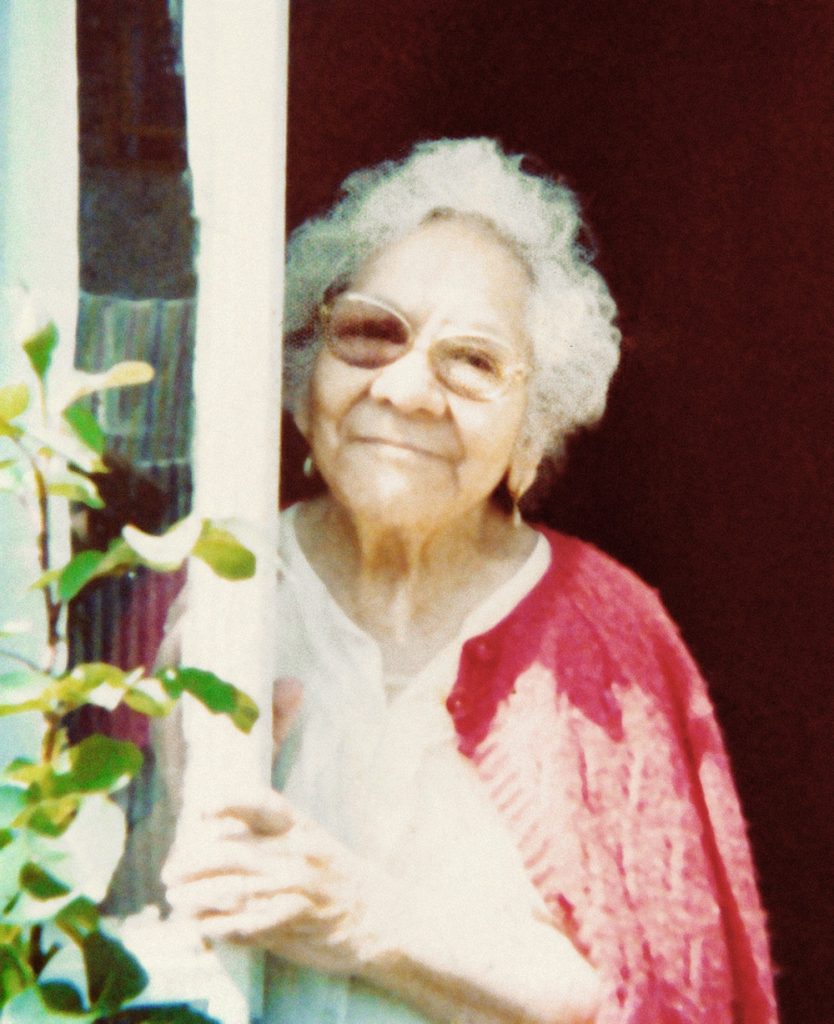 Mi querida abuela Dolores López Díaz. Fotografía tomada por mi tía Tere Martínez Lopes, colección Hermanas Ortega. 