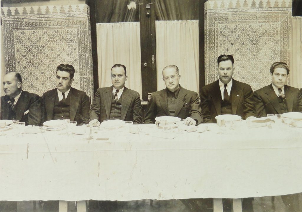 Banquete en el patio del Congreso del Estado, ca. 1940. Fotógrafo Salvador Gordoa, Fototeca Lorenzo Becerril A.C.